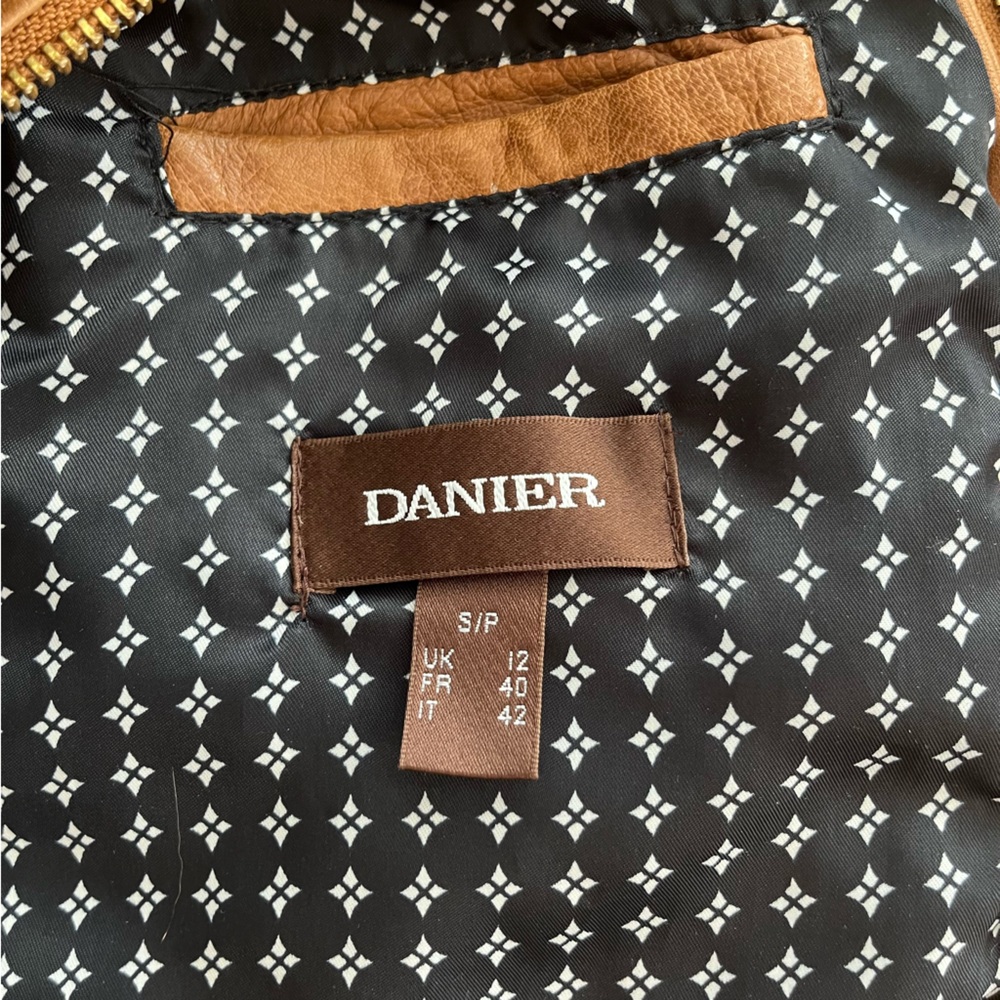 Danier Leather Jacket - Picture 6 of 7